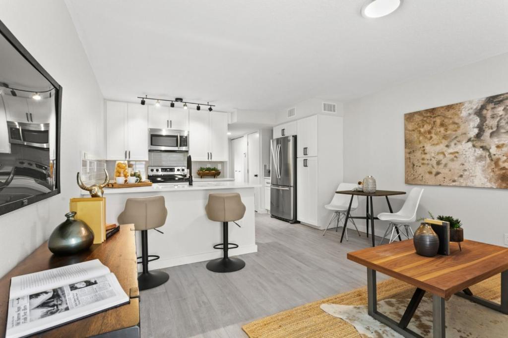טאמפה University Serenity Suites מראה חיצוני תמונה