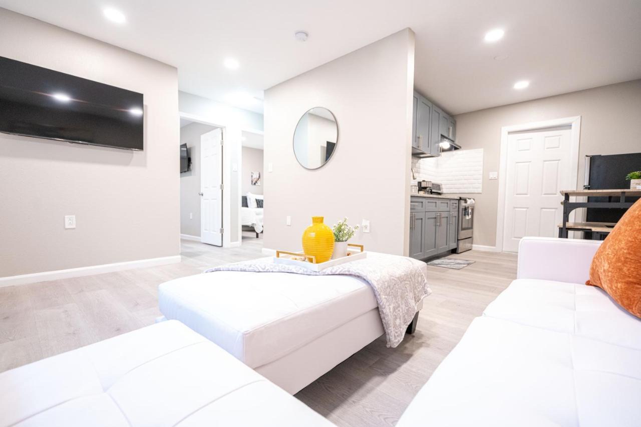 טאמפה University Serenity Suites מראה חיצוני תמונה