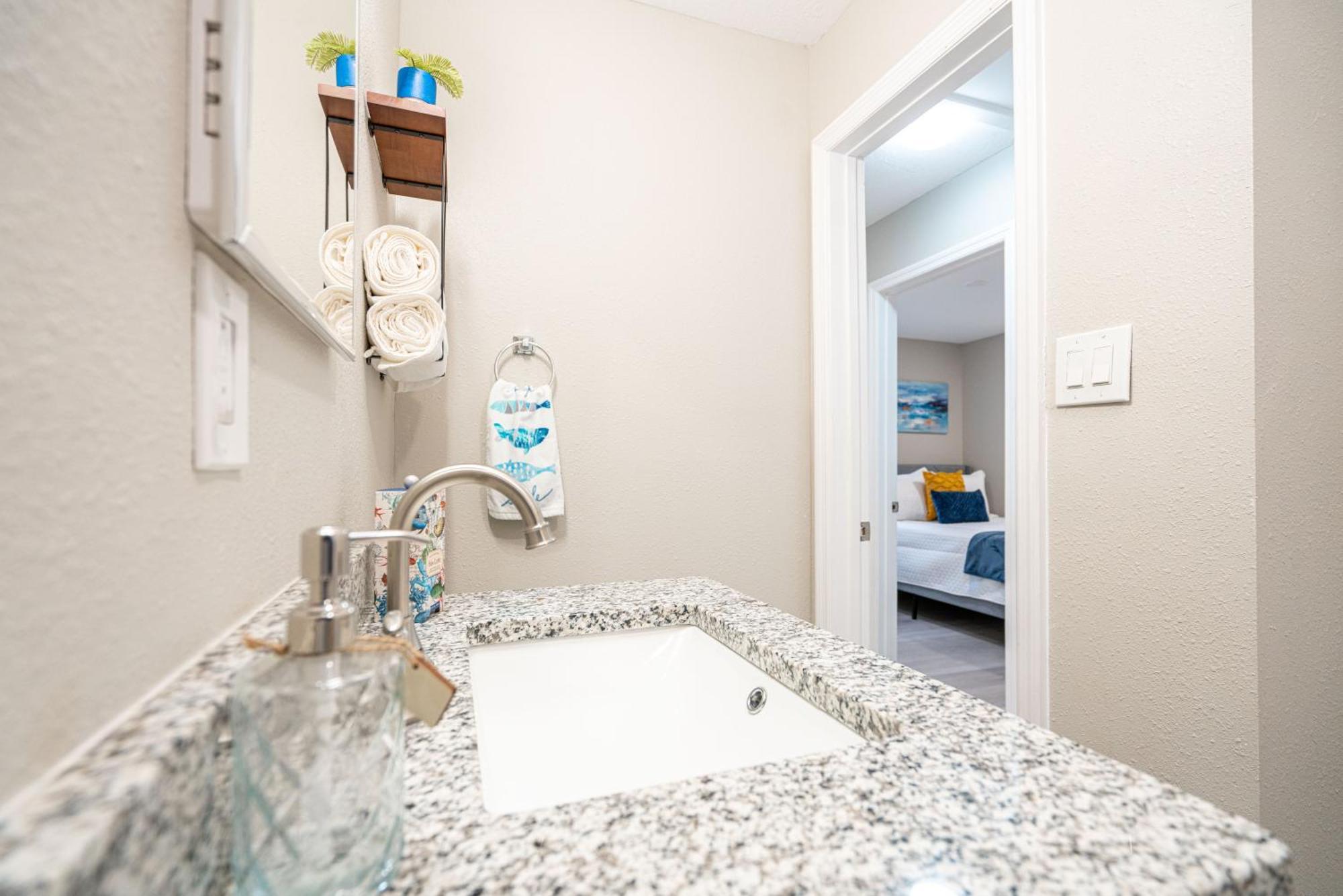טאמפה University Serenity Suites מראה חיצוני תמונה