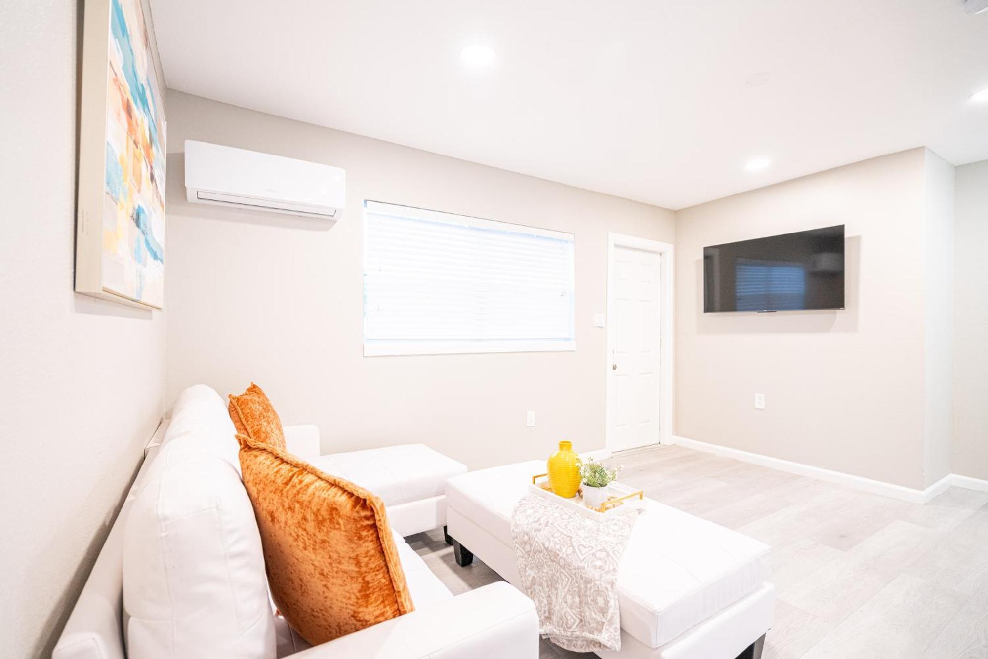 טאמפה University Serenity Suites מראה חיצוני תמונה