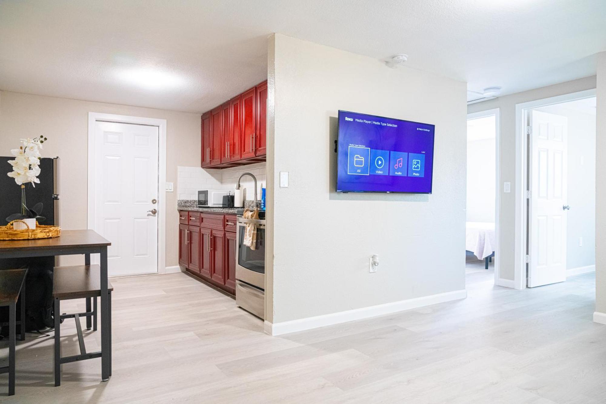 טאמפה University Serenity Suites מראה חיצוני תמונה